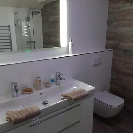 Luxusní Apartmán S Terasou A Zahradou čeladná Kunčice pod Ondřejníkem